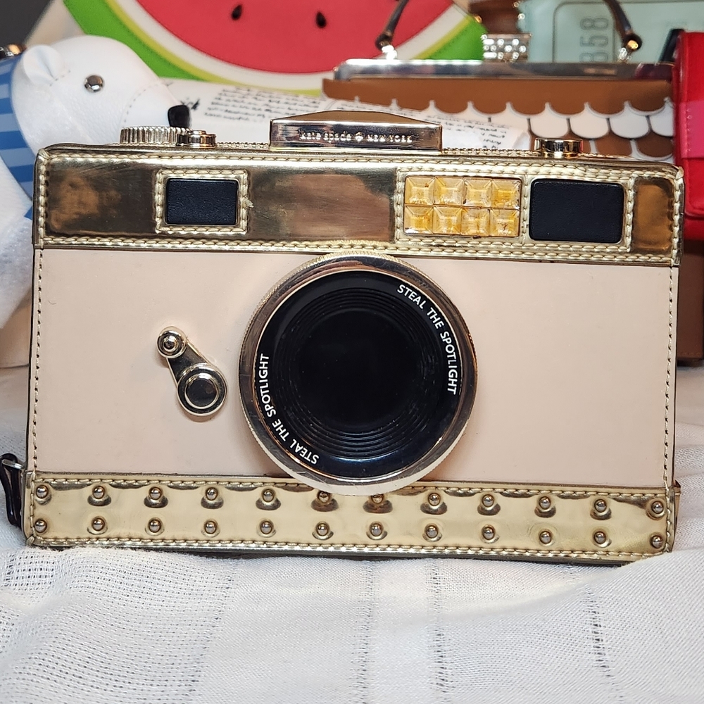 Kate spade spice things up camera purse